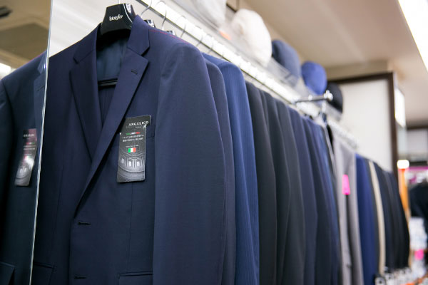 エニット大門 スーツ