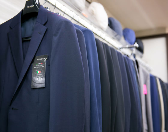 エニット大門 スーツ